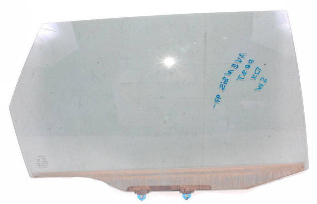 Скло заднє праве 6810305090 TOYOTA
