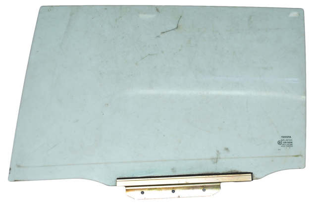 Скло задньої двері лівої 6810405130 TOYOTA