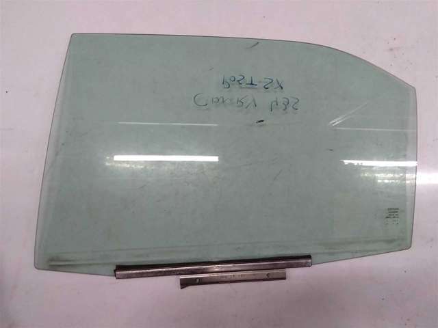 Скло заднє ліве 6810406170 TOYOTA