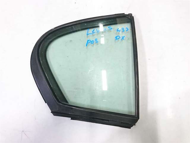 Задня кватирка права 6812330610 TOYOTA