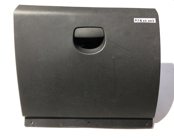 Кришка ящика рукавички (бардачка) 685116430R RENAULT