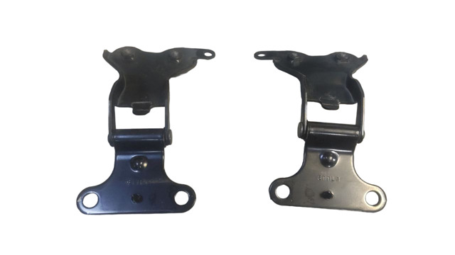 Петля скла багажника 6882060011 TOYOTA