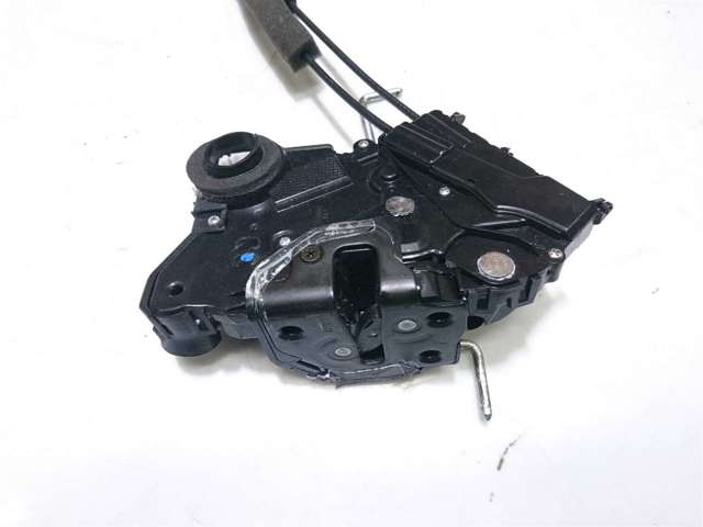 Замок водійських дверей 6904030A40 TOYOTA