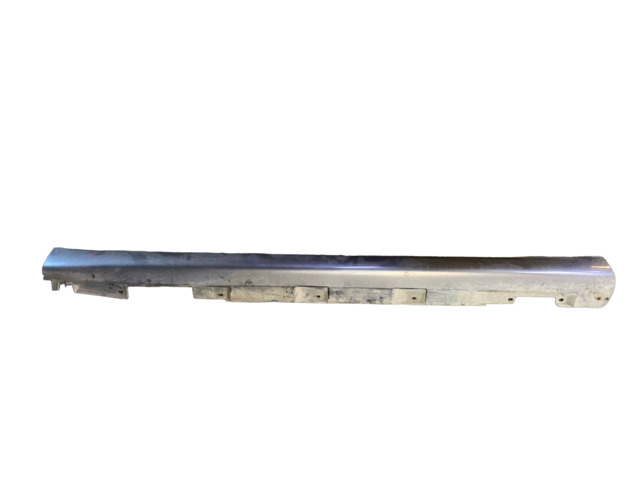 Накладка зовнішня (молдинг) порога, правий 758510F010 TOYOTA