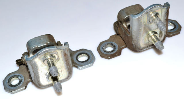 Петля задніх правих дверей 7701206970 RENAULT