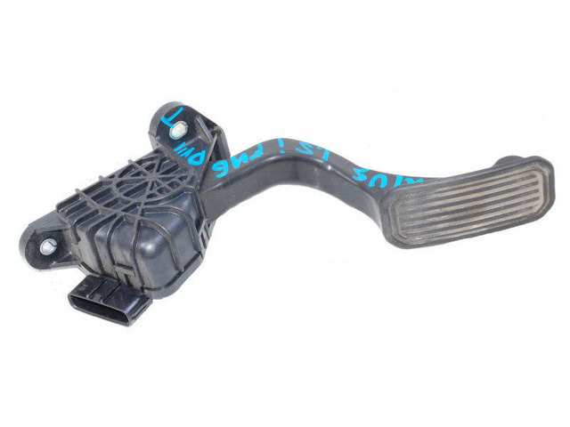 Підаль газу Toyota Prius