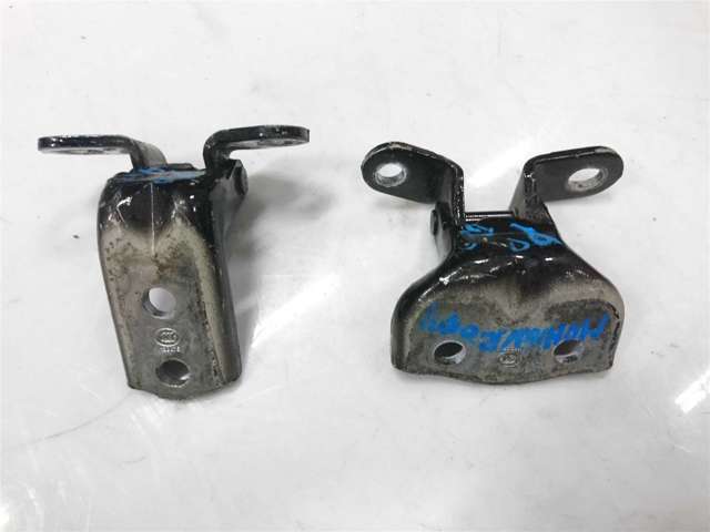 Петля задніх дверей, правих 793602B020 HYUNDAI
