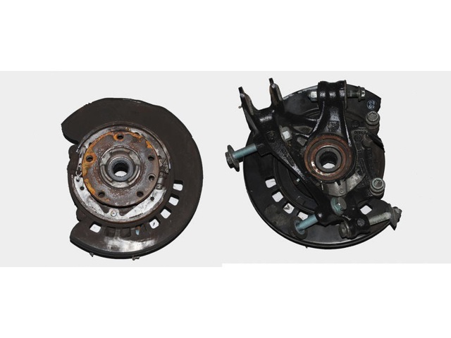 Цапфа права 7L0505436B VAG