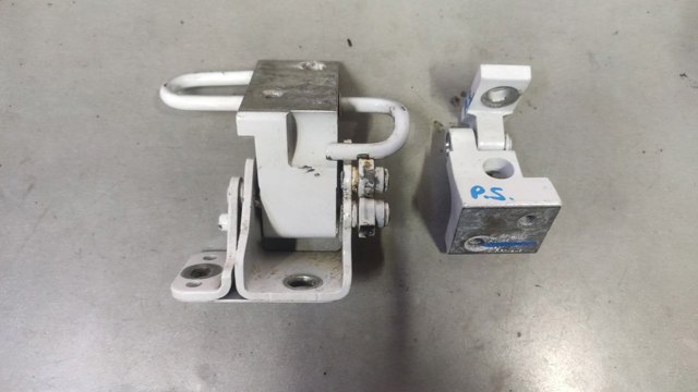 Завіса дверей задніх лівих 7L0833401B VAG