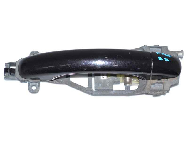 Тримач зовнішньої ручки дверей, задніх лівих 7L0839885B VAG