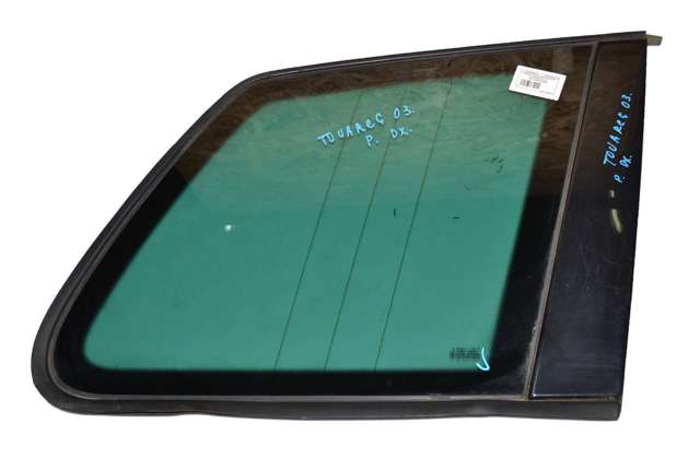 Скло багажного відсіку, праве 7L6845298 VAG