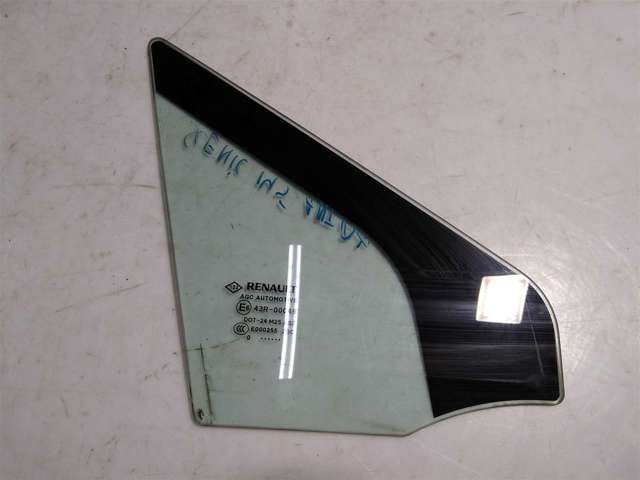 Скло передніх дверей, правою 802620001R RENAULT