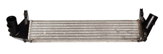 Радіатор інтеркулера 8200409045 RENAULT