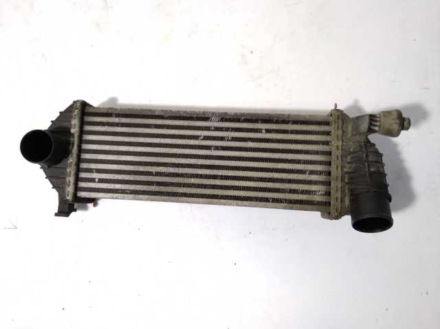 Радіатор интеркуллера 8200427469 RENAULT