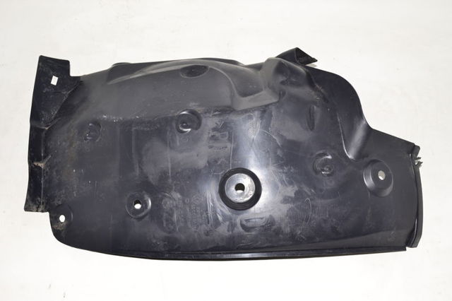 Підкрилок переднього крила, правий задній 8200436720 RENAULT