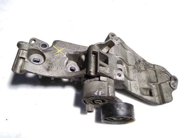 Кронштейн генератора 8200695957 RENAULT