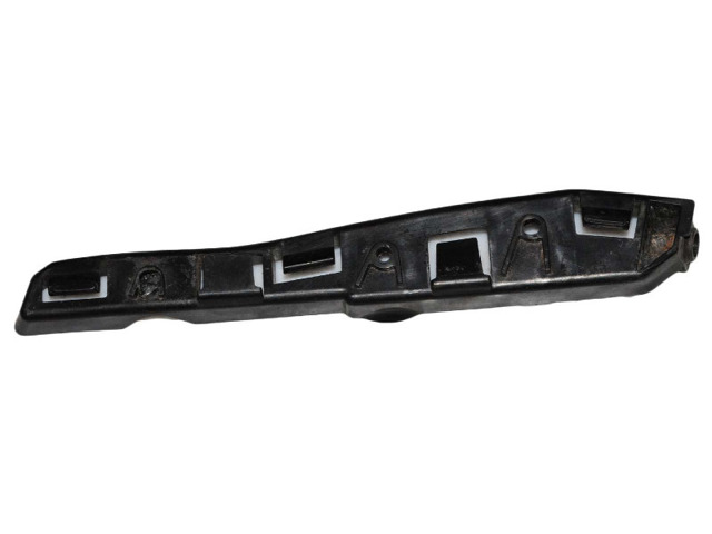Направляюча переднього бампера, права 8200735119 RENAULT