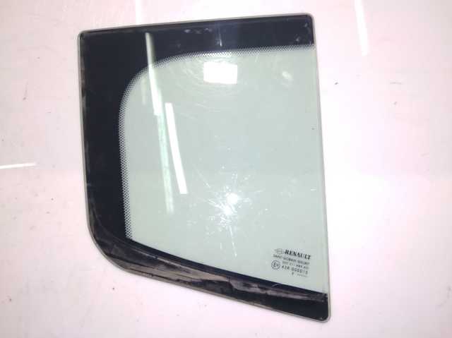 Куточок задніх правих дверей 822200006R RENAULT