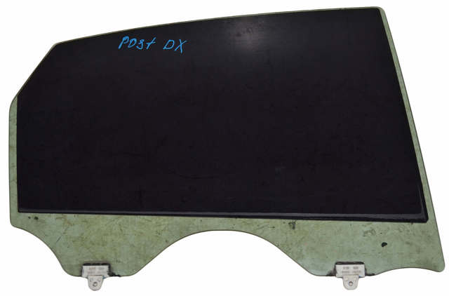 Скло задньої двері правої 82300CG000 NISSAN