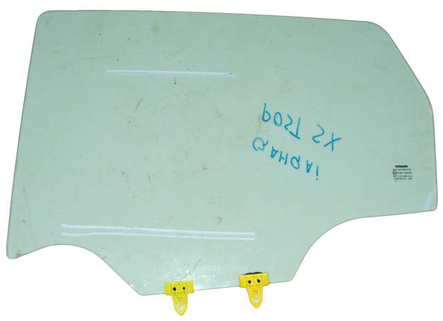 Кватирка дверей трикутник, задньої, лівої 82301JD005 NISSAN