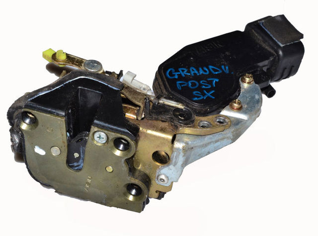 Замок задньої двері, лівої 8230265D10 SUZUKI