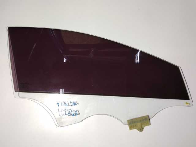 Скло передньої правої двері 82420F3030 HYUNDAI