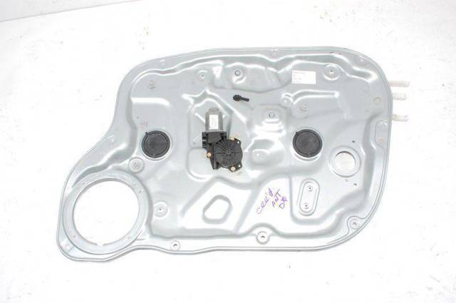 Мотор склопідйомника дверей передніх, правих 824601H000 HYUNDAI
