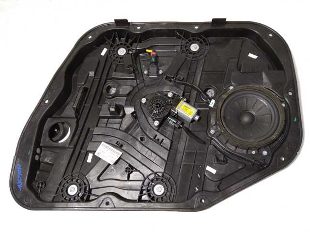 Мотор склопідйомника дверей передніх, правих 82460D7000 HYUNDAI