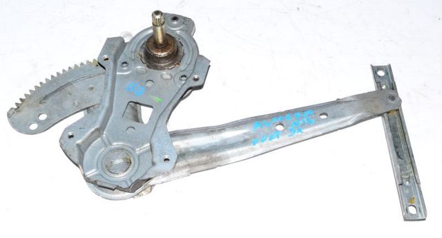 Склопідйомник задніх лівих дверей 82701BM701 NISSAN