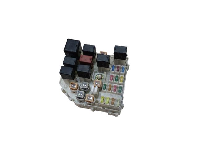 Коробка запобіжників 8272142020 TOYOTA