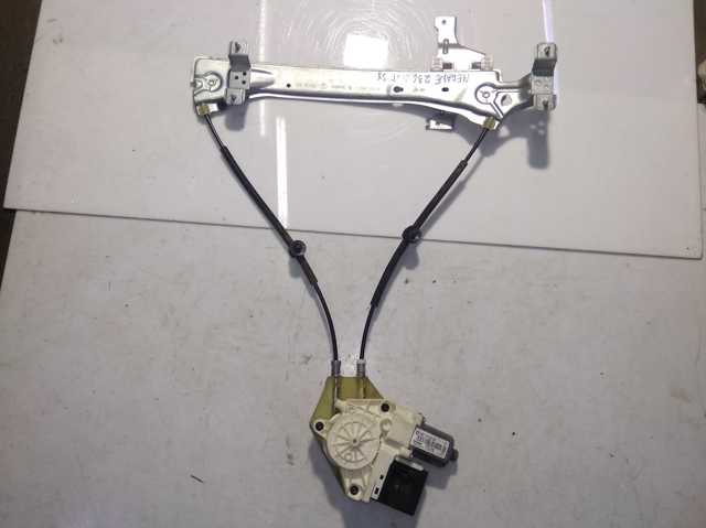 Мотор склопідйомника дверей задніх, лівих 827310185R RENAULT