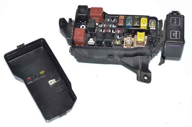 Реле запобіжників 8274160010 TOYOTA