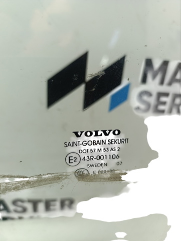 Скло передніх дверей, лівих 8693973 VOLVO