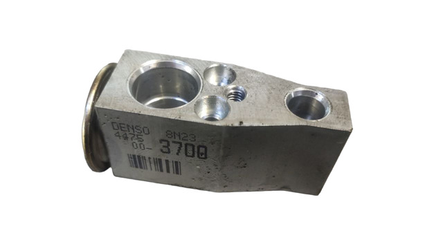Клапан розширювальний 8851512100 TOYOTA