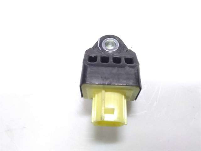 Датчик подушки безпеки 8983106020 TOYOTA