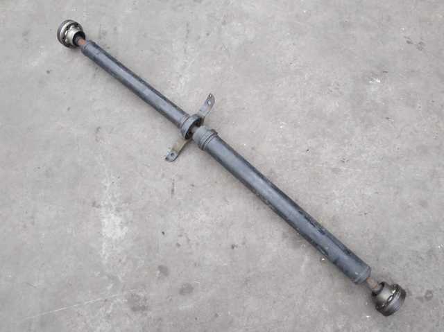 Вал карданний задній 8R0521101B VAG