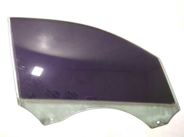 Скло пасажирських дверей 8R0845202B VAG