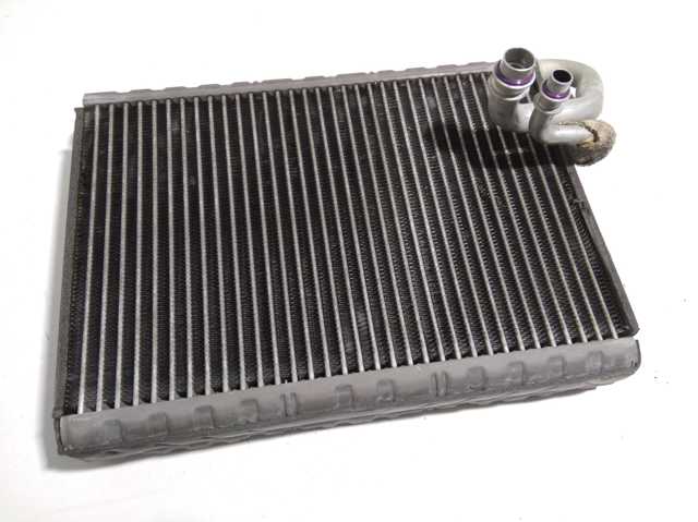 Охолоджувач повітря 8T1898191A VAG