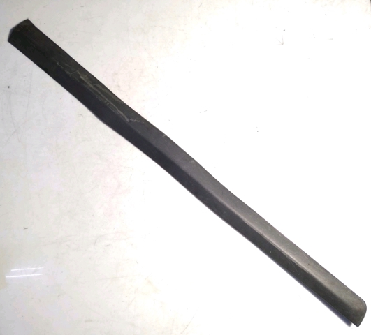 Молдинг передніх лівих дверей 8V41S20307AA FORD
