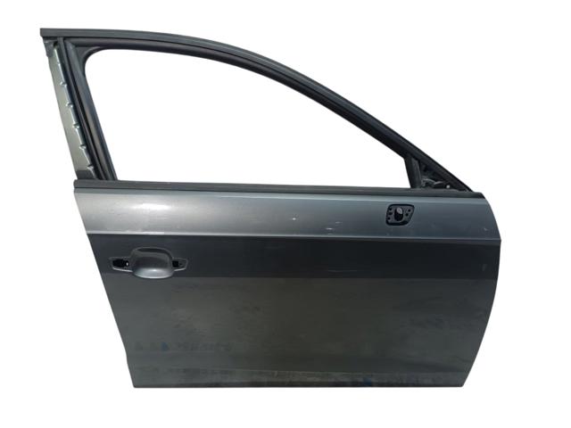 Пасажирські передні двері 8V4831052B VAG
