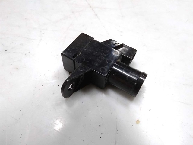 Датчик тиску кондиціонера 921366J001 NISSAN