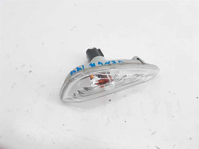Покажчик повороту крила 923011J000 HYUNDAI