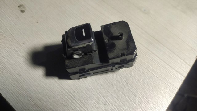 Кнопковий блок керування склопідіймачами задній лівий 93580D9100 HYUNDAI