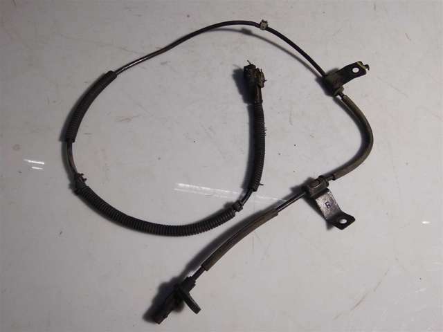 Датчик АБС (ABS) задній правий 956802J011 HYUNDAI