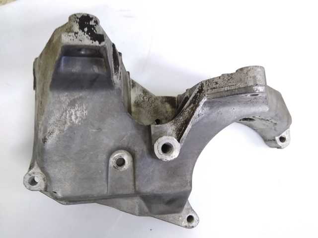 Кронштейн компресора кондиціонера 96184912 GM