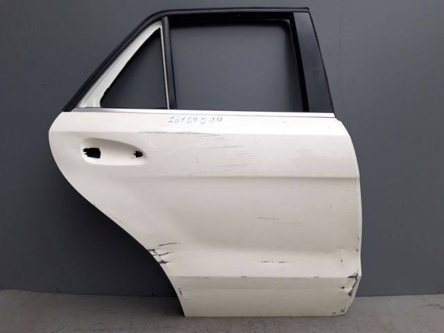 Двері задні в зборі A1667300205 MERCEDES