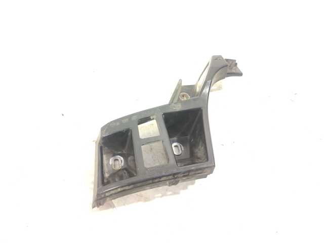 Кронштейн бампера заднього, правий A1668803403 MERCEDES