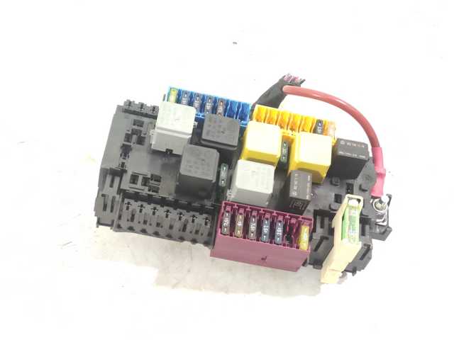 Корпус запобіжників A1669063801 MERCEDES