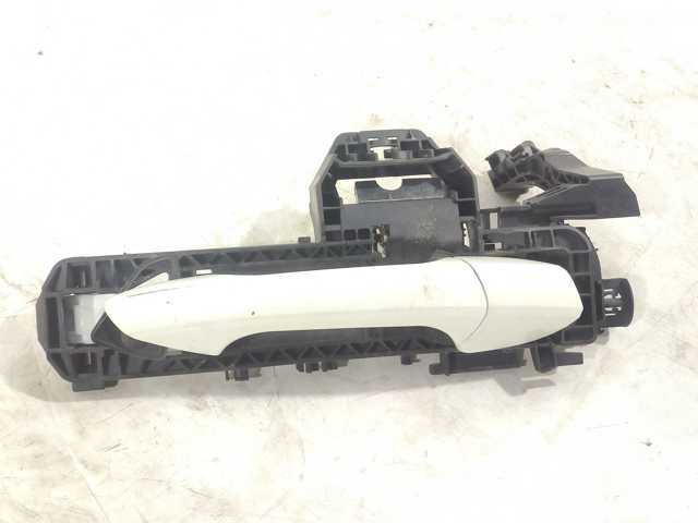 Ручка дверей правих, зовнішня, перед/зад A20476002709799 MERCEDES
