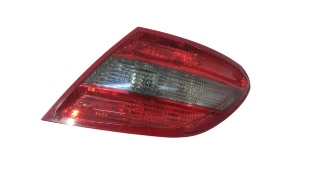 Задні ліхтарі A2048203064 MERCEDES